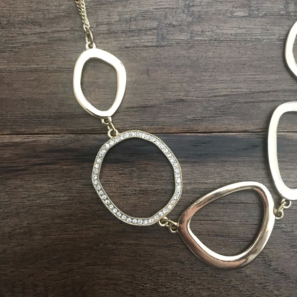 Gold Jewelry Set - Picture 2 of 3